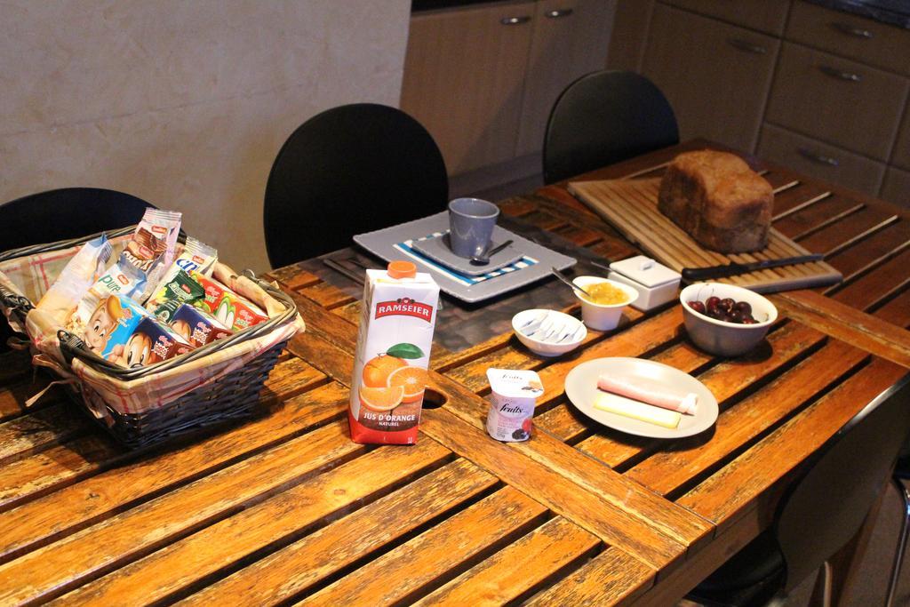 Bed and Breakfast Au Coeur Du Vignoble Sur Bursins Экстерьер фото