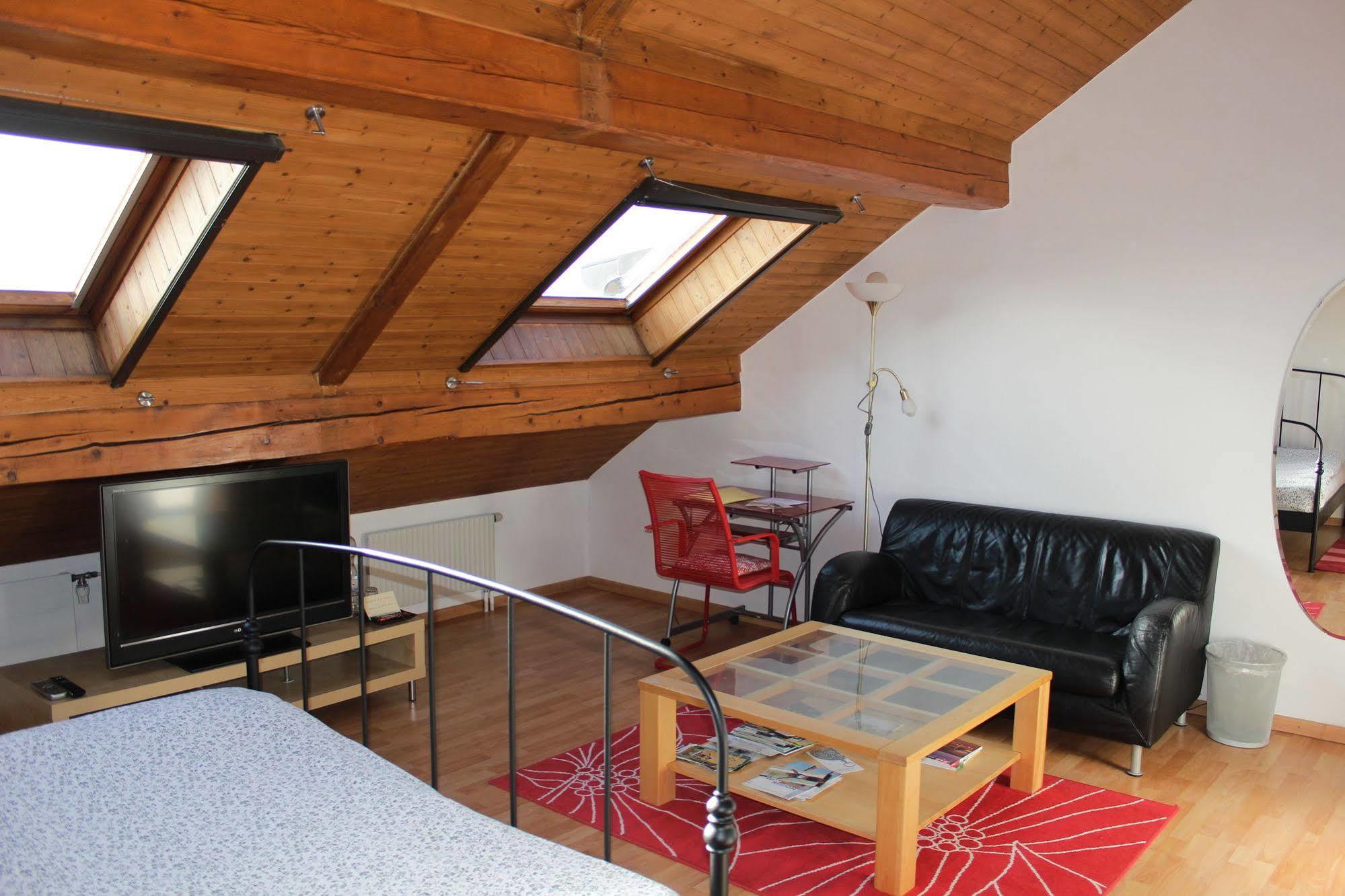 Bed and Breakfast Au Coeur Du Vignoble Sur Bursins Экстерьер фото